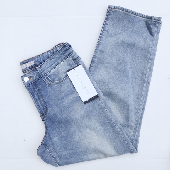 Athleta Denim - Athleta Sculptek Slim Straight Jean Agate Wash
